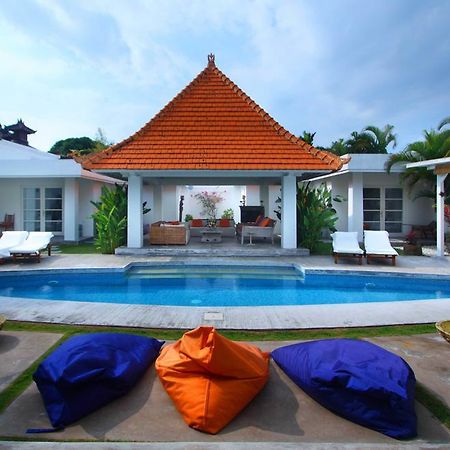 Villa Mutiara Putih By Optimum Bali Villas スミニャック 部屋 写真