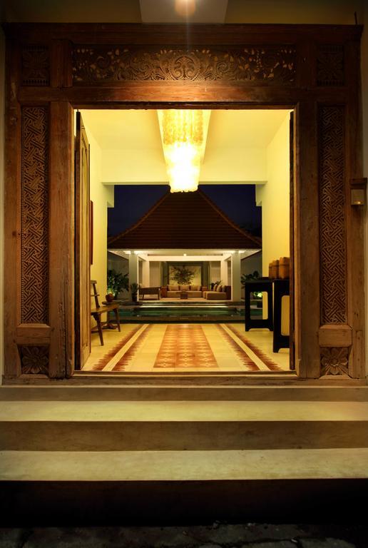 Villa Mutiara Putih By Optimum Bali Villas スミニャック 部屋 写真